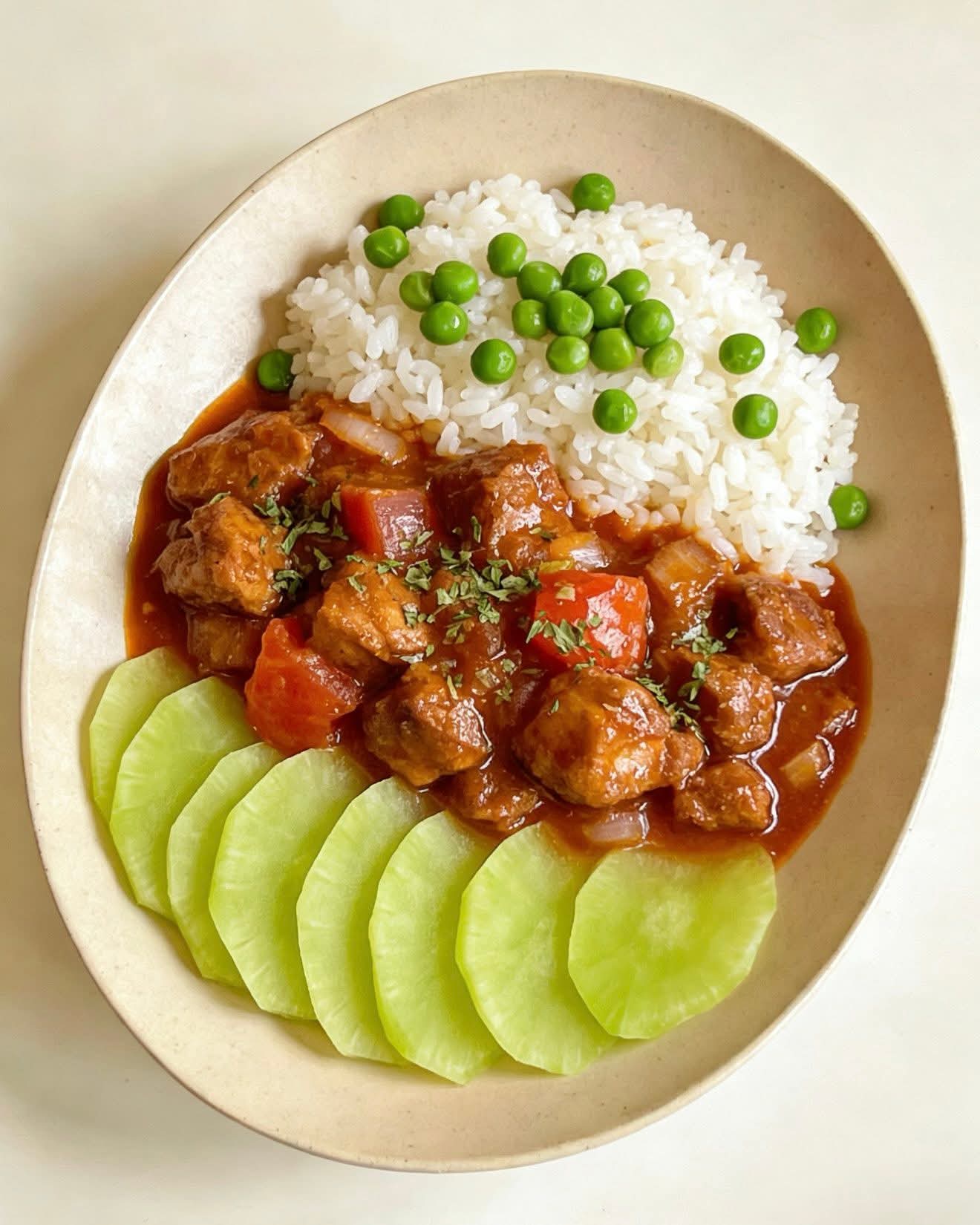 خورش گوساله با برنج و سیب